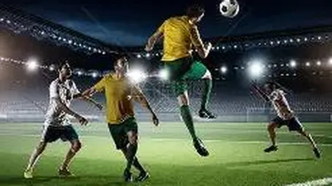 “趣味瞬间：莱昂纳德三分犯规意外变两分，哈登巧妙制造对手三分误判”